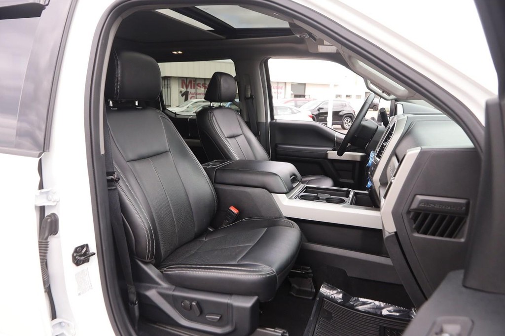 Ford Super Duty F-350 SRW Vehicle Image 30