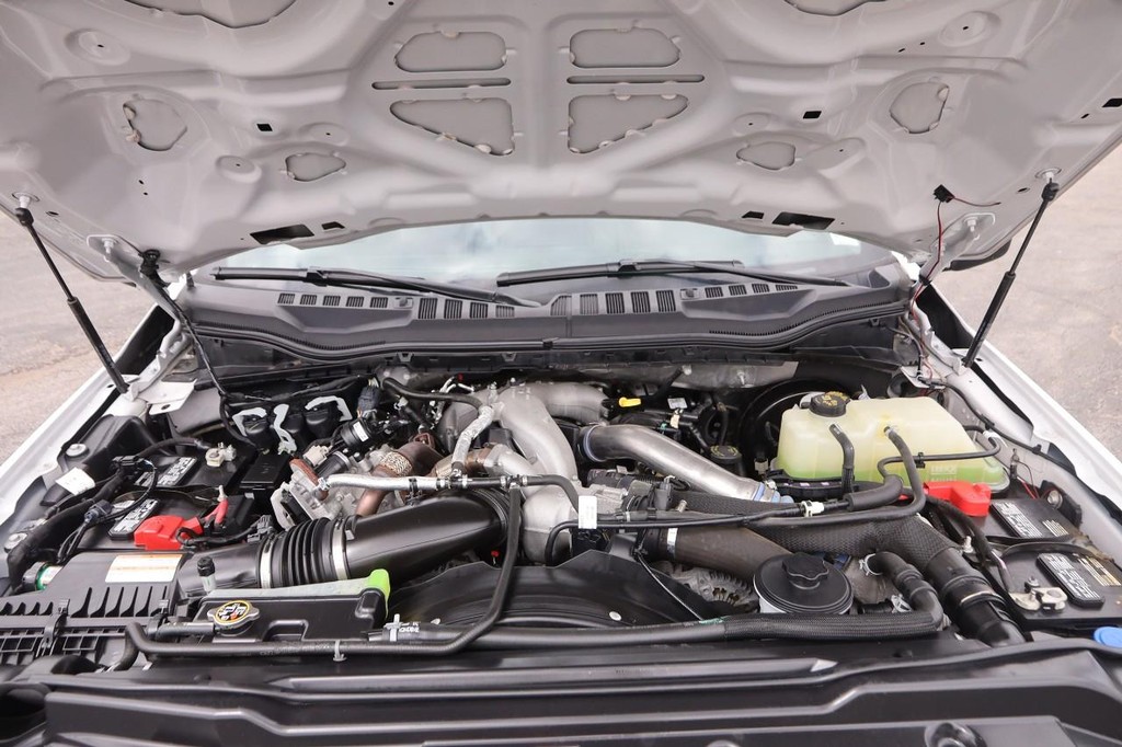 Ford Super Duty F-350 SRW Vehicle Image 31