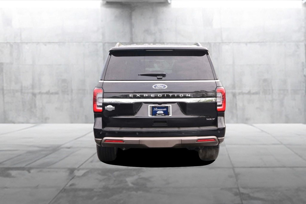 Ford Expedition Max Vehicle Full-screen Gallery Image 6