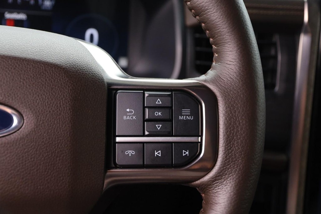 Ford Expedition Max Vehicle Full-screen Gallery Image 16