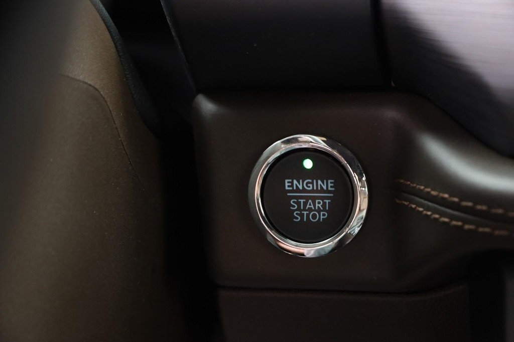 Ford Expedition Max Vehicle Full-screen Gallery Image 18