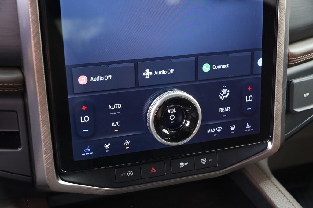 Ford Expedition Max Vehicle Full-screen Gallery Image 21