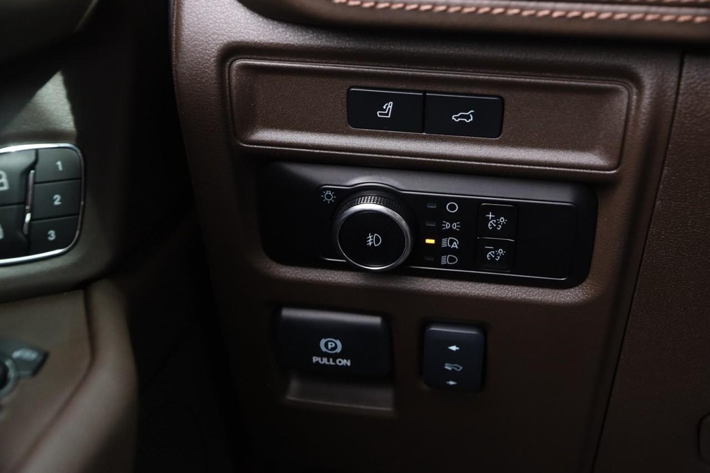 Ford Expedition Max Vehicle Full-screen Gallery Image 23