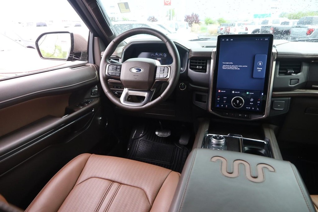 Ford Expedition Max Vehicle Full-screen Gallery Image 25