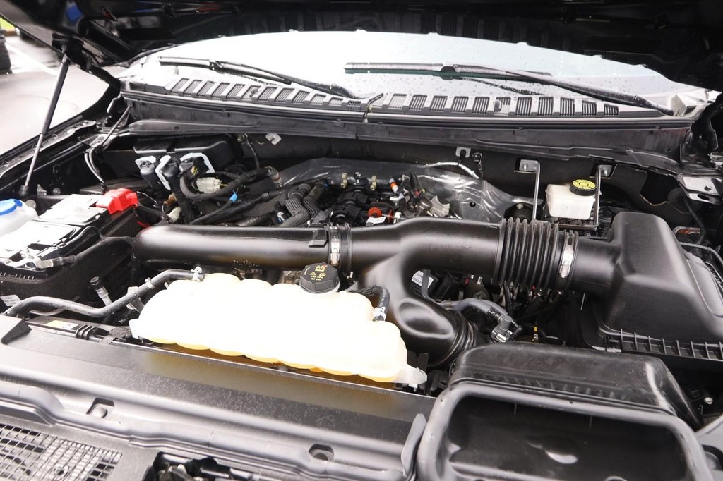 Ford Expedition Max Vehicle Full-screen Gallery Image 31