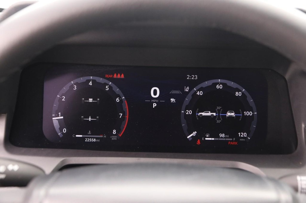 Toyota Tacoma 4WD Vehicle Full-screen Gallery Image 13