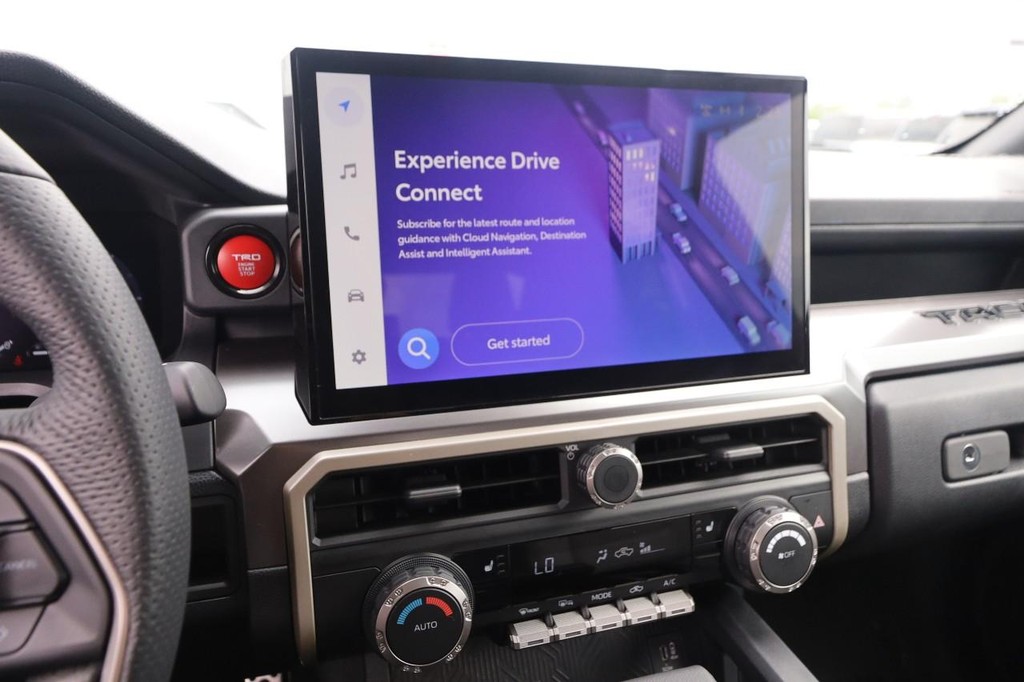 Toyota Tacoma 4WD Vehicle Full-screen Gallery Image 15