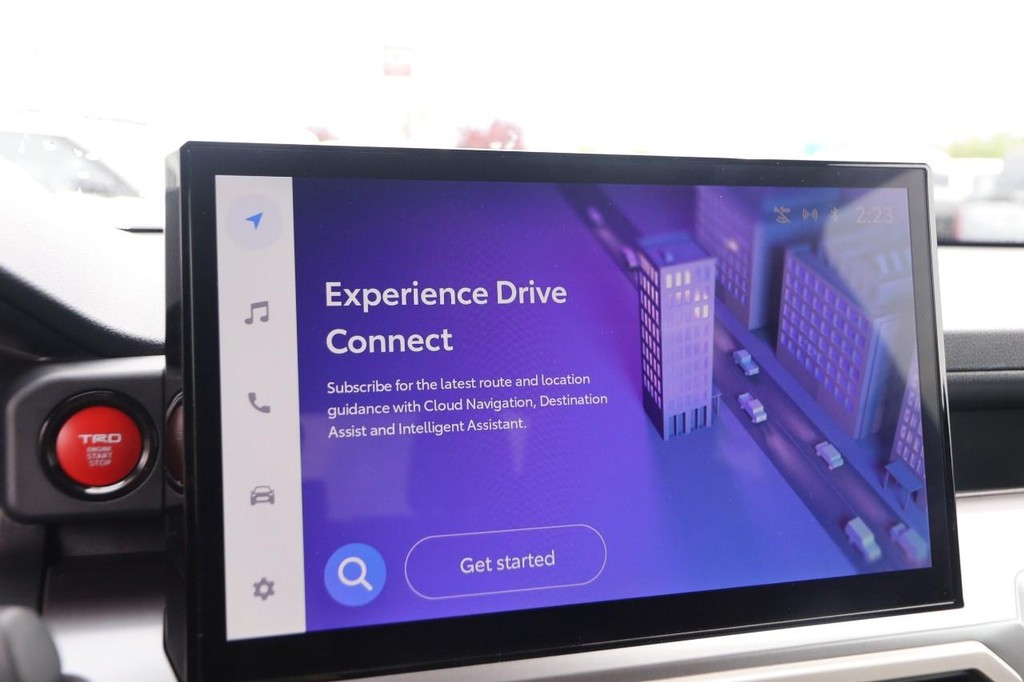 Toyota Tacoma 4WD Vehicle Full-screen Gallery Image 16