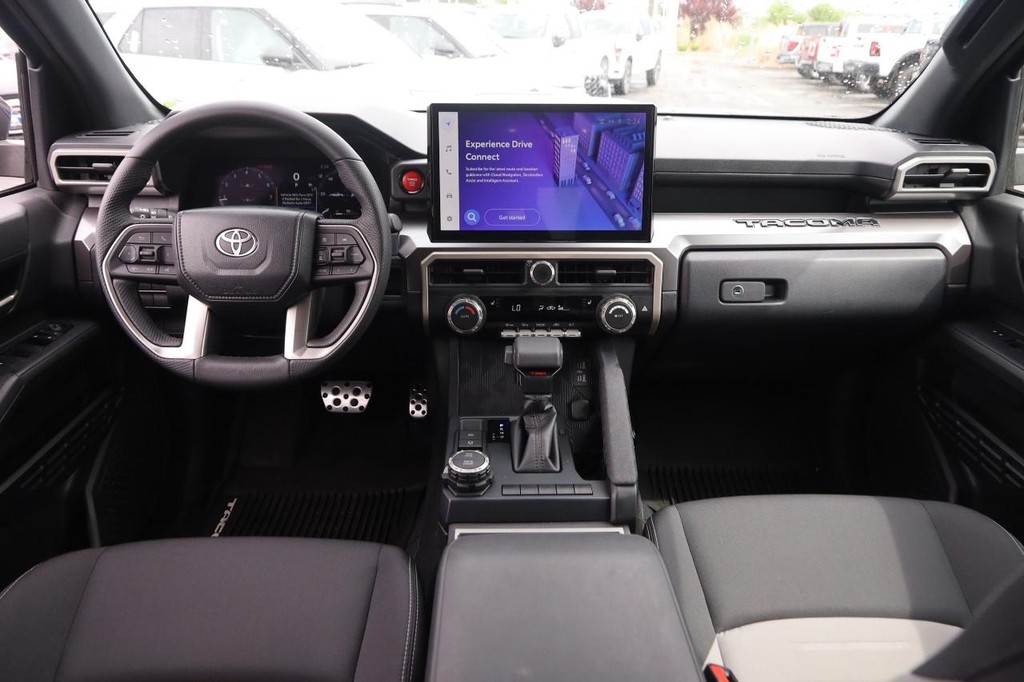 Toyota Tacoma 4WD Vehicle Full-screen Gallery Image 21