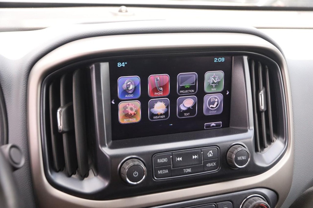 Chevrolet Colorado Vehicle Full-screen Gallery Image 15