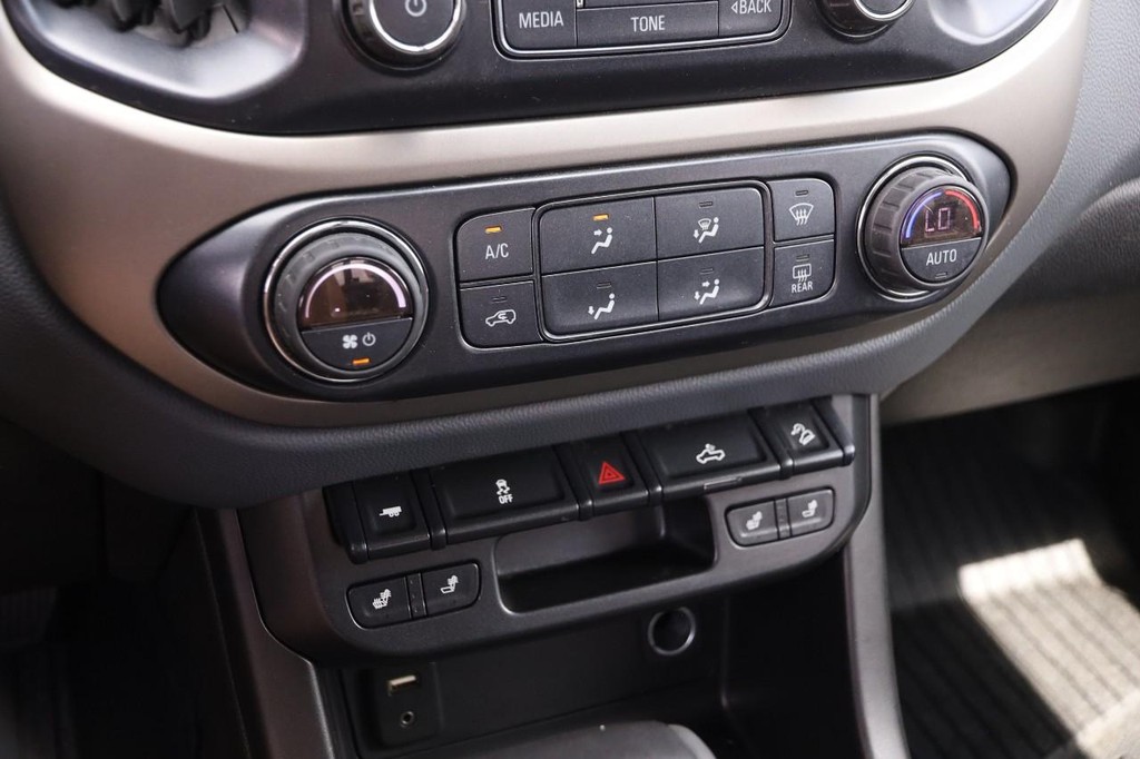 Chevrolet Colorado Vehicle Full-screen Gallery Image 17