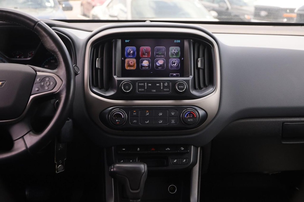 Chevrolet Colorado Vehicle Full-screen Gallery Image 22