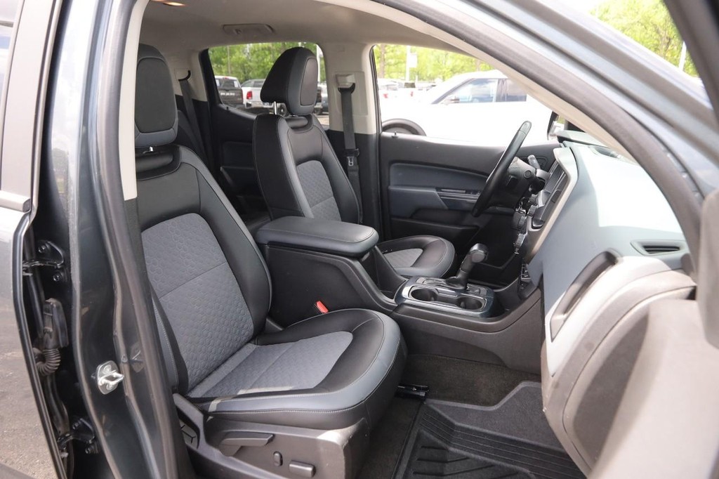 Chevrolet Colorado Vehicle Full-screen Gallery Image 23