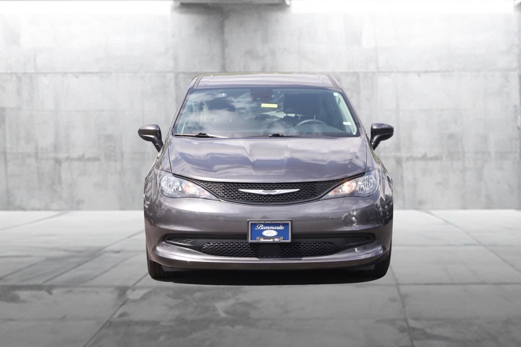 Chrysler Voyager Vehicle Image 04