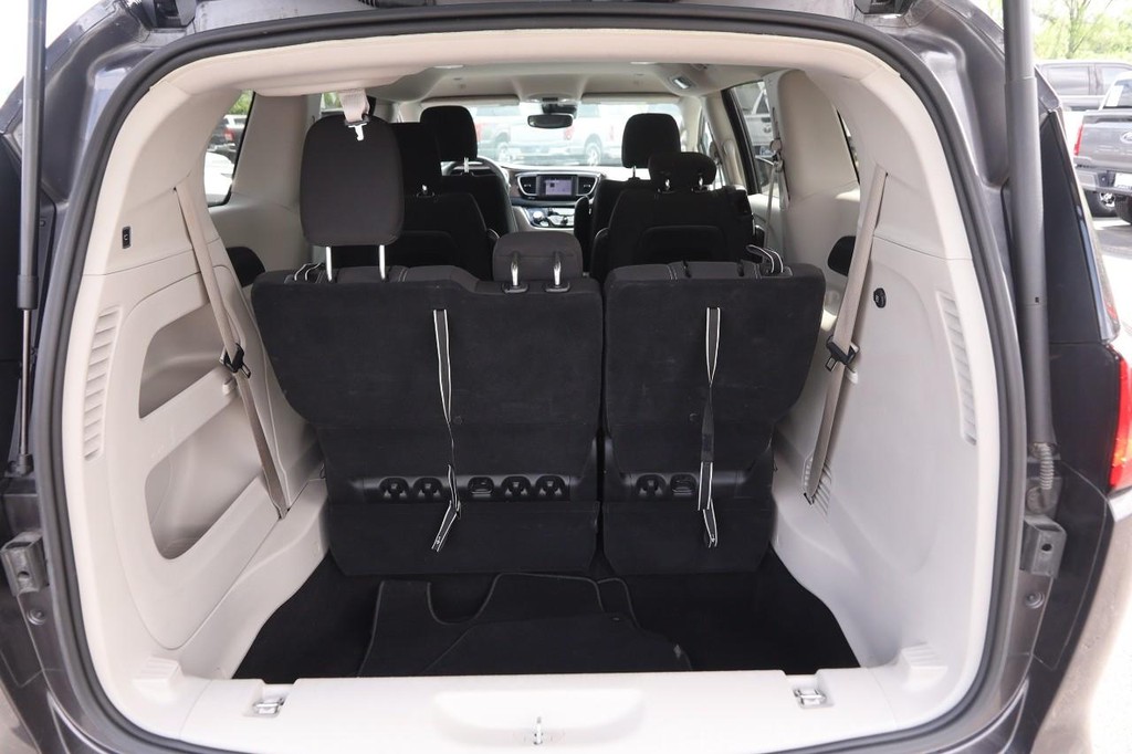 Chrysler Voyager Vehicle Image 07