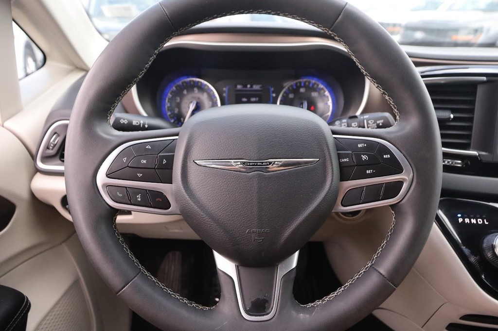 Chrysler Voyager Vehicle Image 12