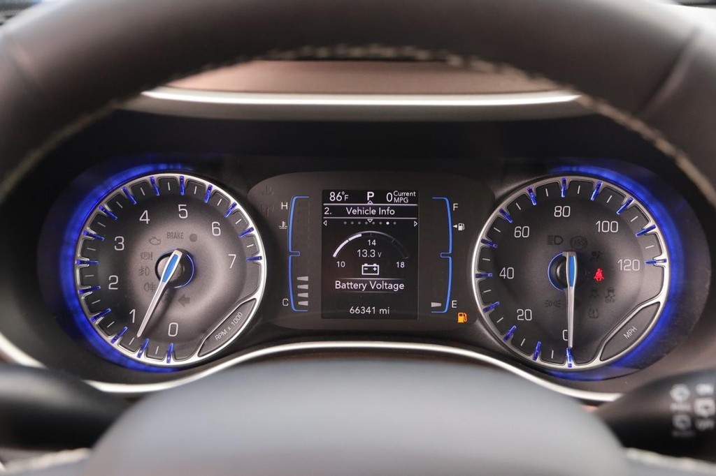 Chrysler Voyager Vehicle Image 15