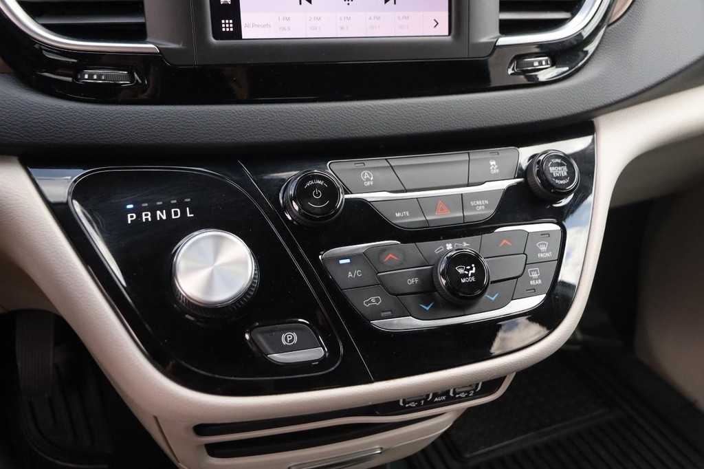 Chrysler Voyager Vehicle Image 20