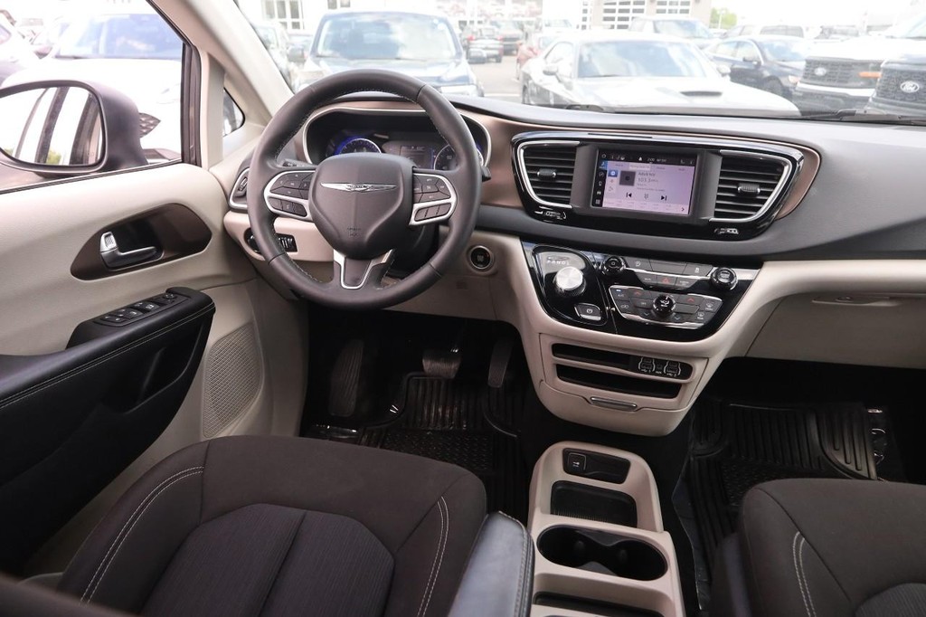 Chrysler Voyager Vehicle Image 24