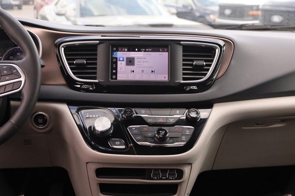 Chrysler Voyager Vehicle Image 26