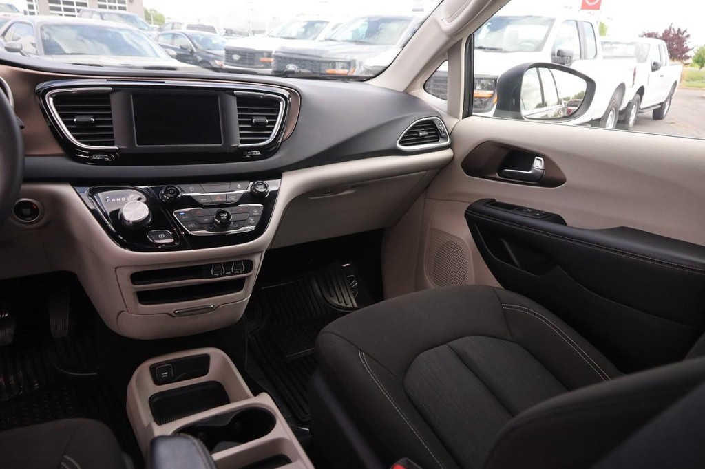 Chrysler Voyager Vehicle Image 27