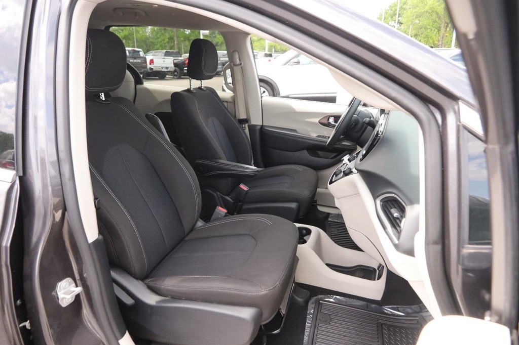 Chrysler Voyager Vehicle Image 28