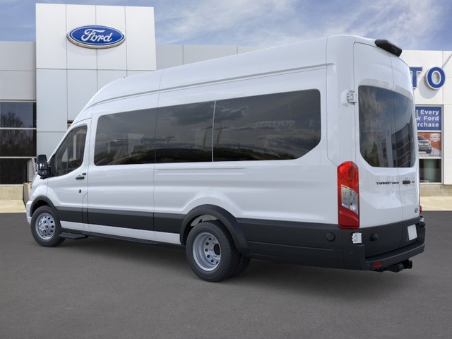 Ford Transit Passenger Wagon Vehicle Image 04