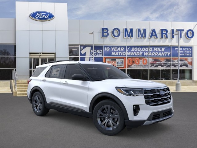 Ford Explorer Vehicle Image 07