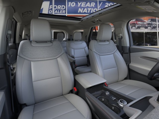 Ford Explorer Vehicle Image 10