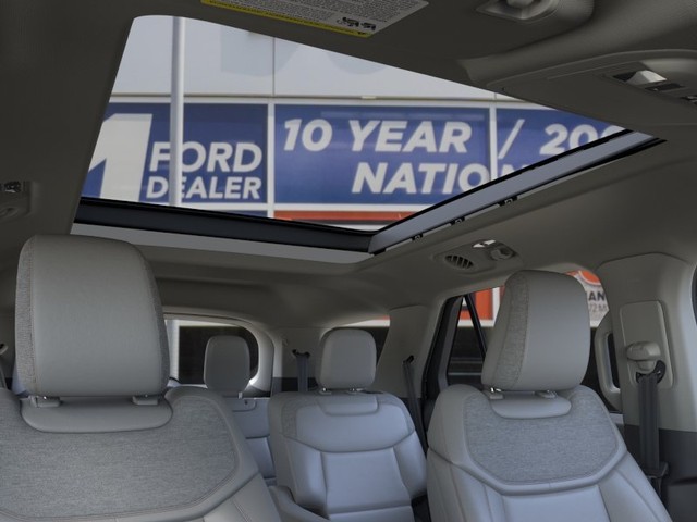 Ford Explorer Vehicle Image 22