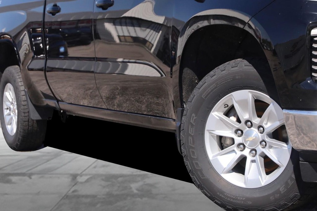 Chevrolet Silverado 1500 Vehicle Full-screen Gallery Image 03