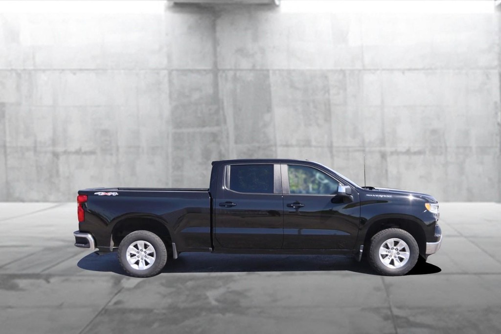 Chevrolet Silverado 1500 Vehicle Full-screen Gallery Image 05