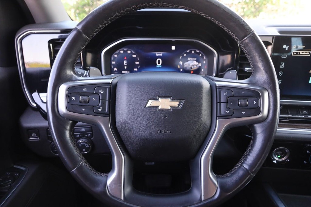 Chevrolet Silverado 1500 Vehicle Full-screen Gallery Image 10
