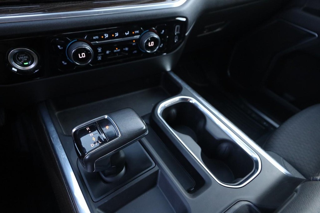 Chevrolet Silverado 1500 Vehicle Full-screen Gallery Image 19