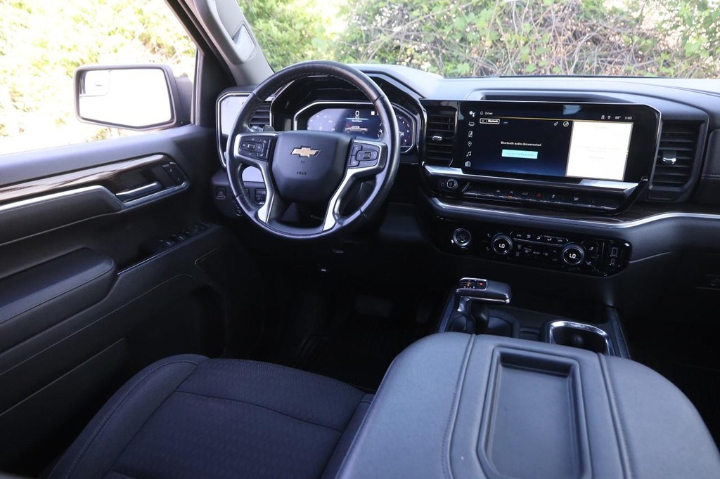 Chevrolet Silverado 1500 Vehicle Full-screen Gallery Image 21
