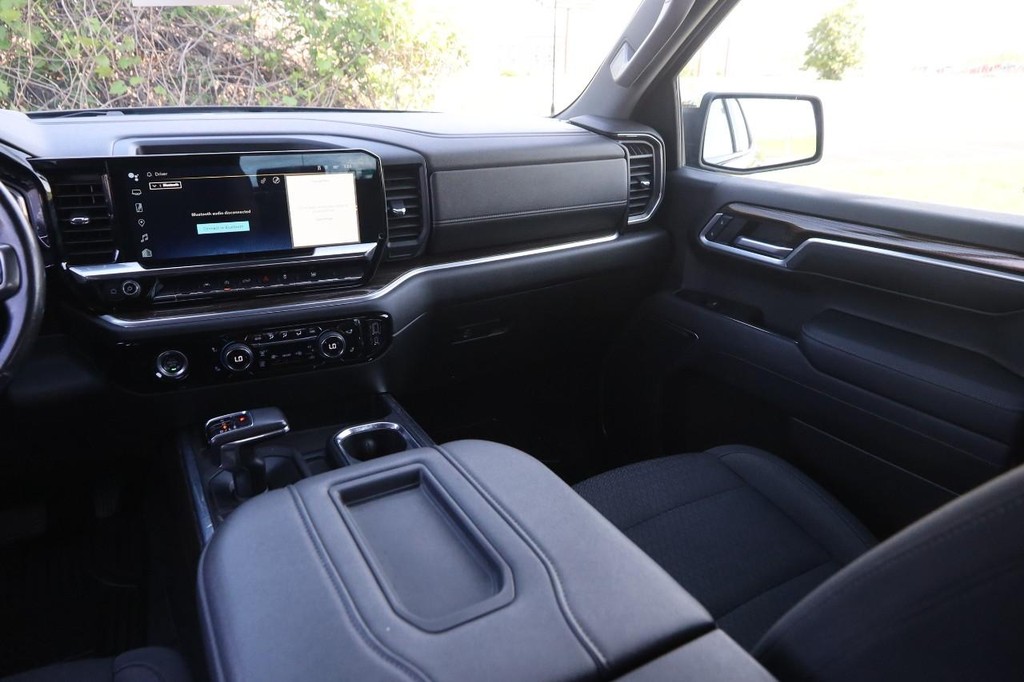 Chevrolet Silverado 1500 Vehicle Full-screen Gallery Image 23