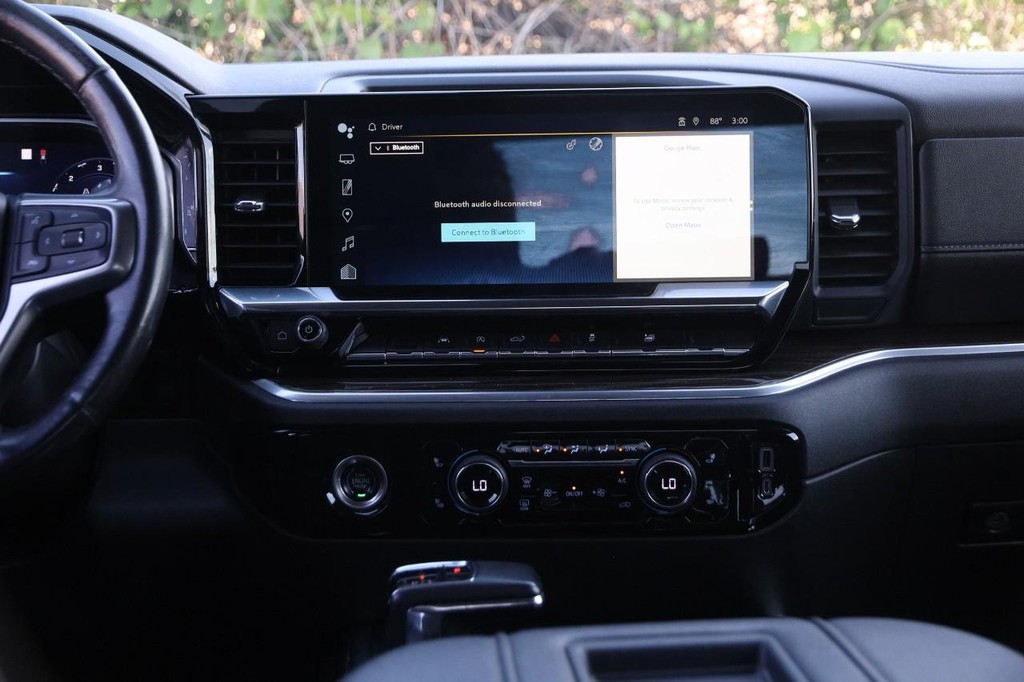 Chevrolet Silverado 1500 Vehicle Full-screen Gallery Image 24