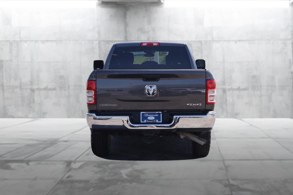 Ram 2500 Vehicle Full-screen Gallery Image 6