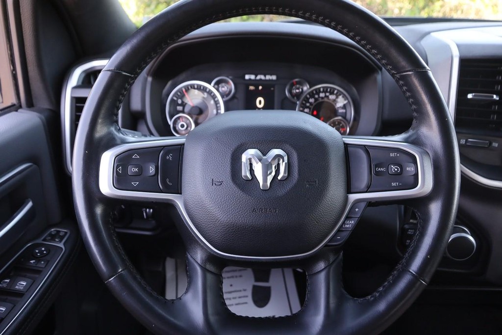 Ram 2500 Vehicle Full-screen Gallery Image 10