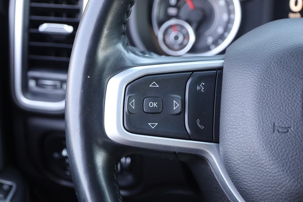 Ram 2500 Vehicle Full-screen Gallery Image 11