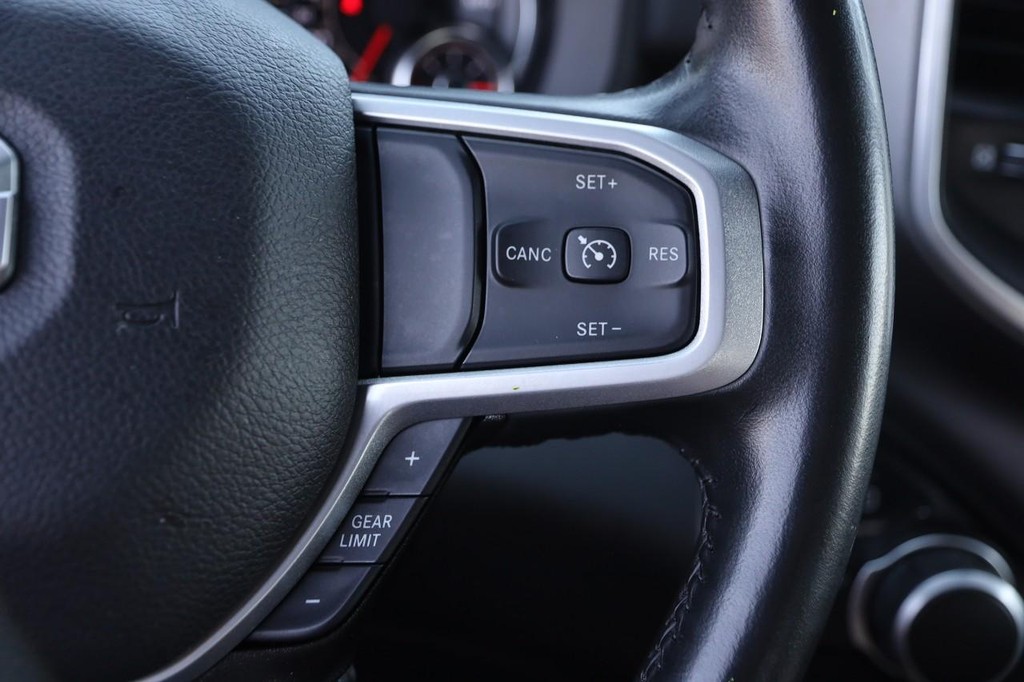 Ram 2500 Vehicle Full-screen Gallery Image 12