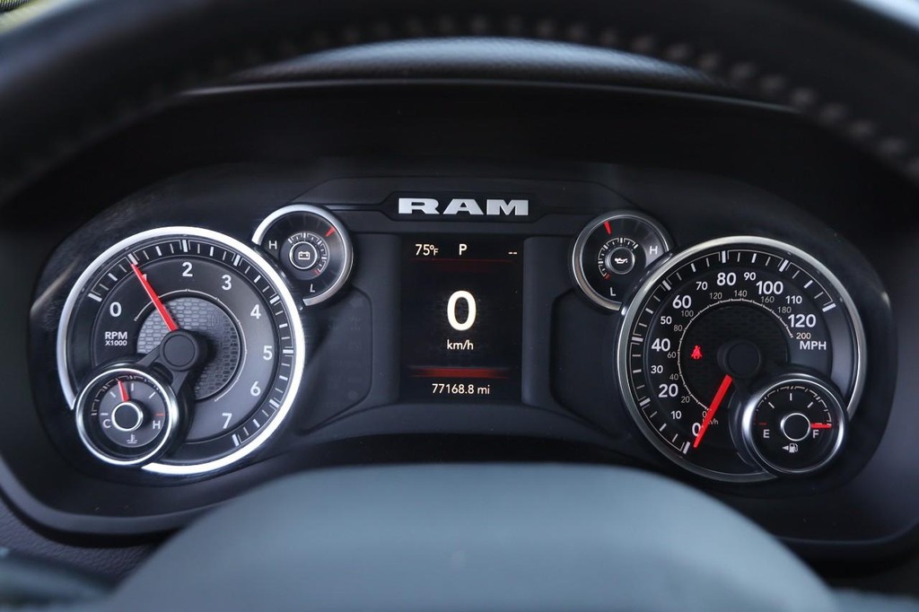 Ram 2500 Vehicle Full-screen Gallery Image 13