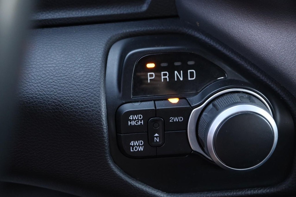 Ram 2500 Vehicle Full-screen Gallery Image 15