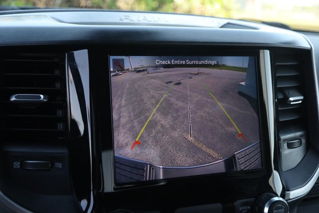 Ram 2500 Vehicle Full-screen Gallery Image 18