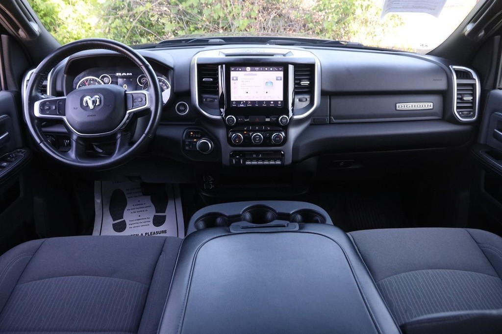 Ram 2500 Vehicle Full-screen Gallery Image 21