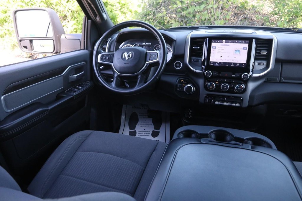 Ram 2500 Vehicle Full-screen Gallery Image 22