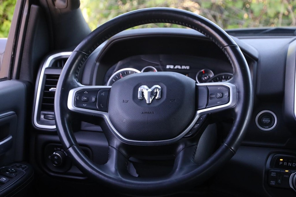 Ram 2500 Vehicle Full-screen Gallery Image 23