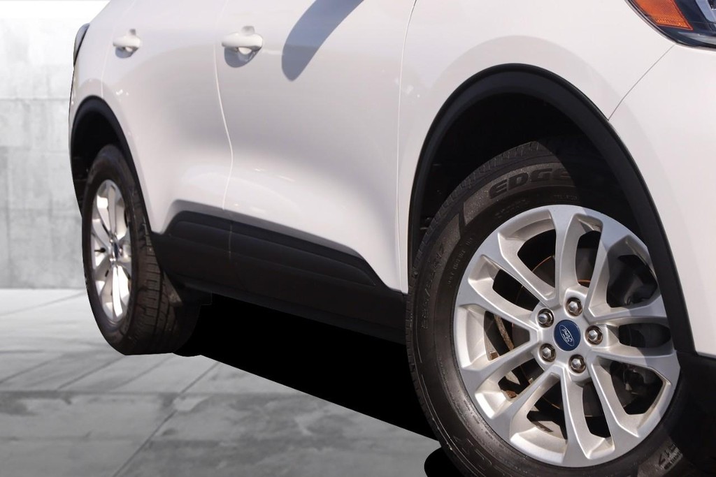 Ford Escape Vehicle Image 03