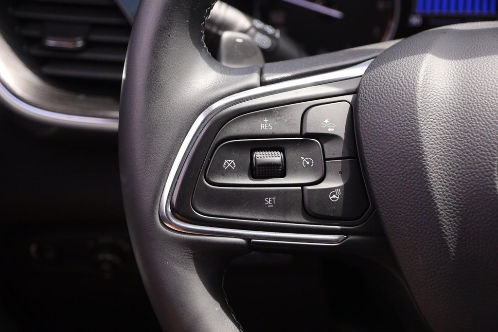 Buick Envision Vehicle Full-screen Gallery Image 13