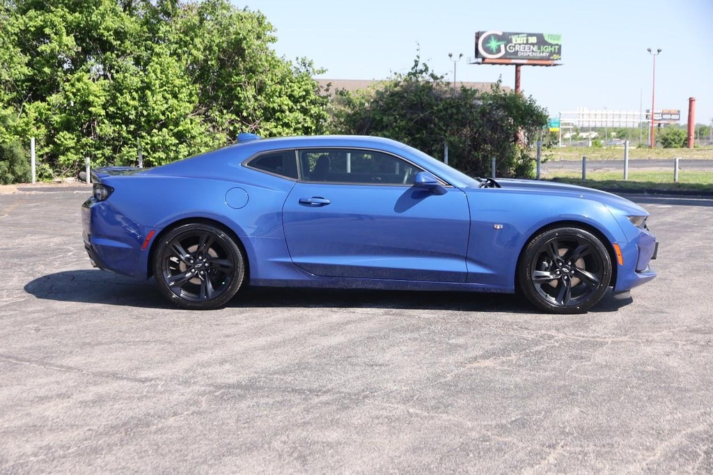 Chevrolet Camaro Vehicle Full-screen Gallery Image 6